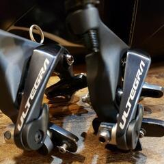 アルテグラ ダイレクトマウントブレーキキャリパー カーボンブレーキ