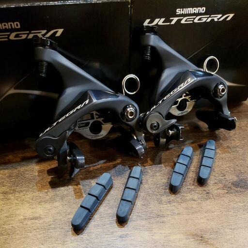 アルテグラ　ダイレクトマウントブレーキキャリパー　カーボンブレーキシュー付き