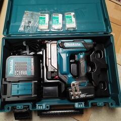 マキタ充電式ピンタッカ