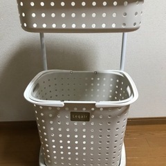 美品　レクエア ランドリーバスケット 2段