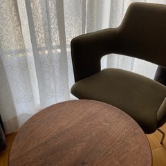 【決まりました】テーブルと椅子のセット
