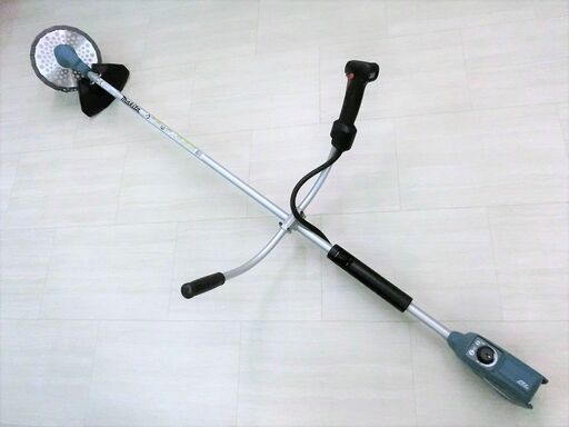 【No.12】未使用 makita マキタ 充電式草刈機 MUR142UD バッテリーなし