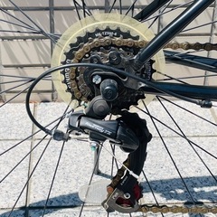 クロスバイク マットブラック 28インチ21Technology デザイン性と機能性を兼ね備えた人気の一台