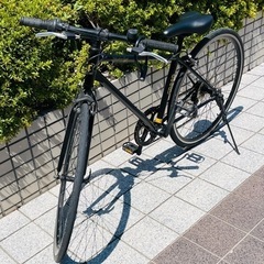 クロスバイク マットブラック 28インチ21Technology デザイン性と機能性を兼ね備えた人気の一台