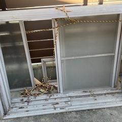 決定致しました。値下げ！します、1点が売れましたので、アルミサッシ数点まとめて引き取りして戴ける方宜しく御願いします 決定致しました。値下げ！します、1点が売れましたので、アルミサッシ