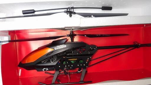 ジャイロヘリコプター　カメラ搭載　ラジコン　ヘリコプター　箱付き
