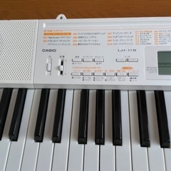 電子ピアノ　CASIO HIKARI
