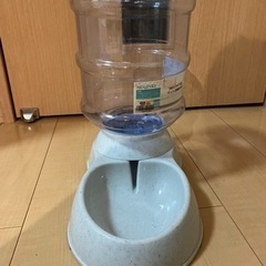 【美品】ペット用　給水機　3.5ℓ