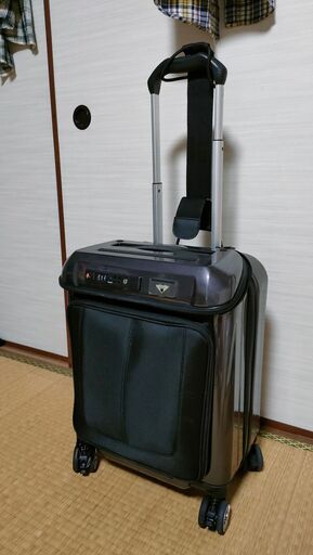 旅行用キャリーバッグ