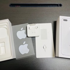 iPhone8plusとiPhone8の空箱 
