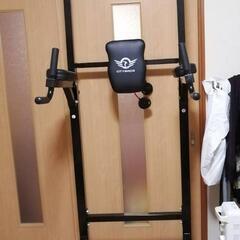 ぶら下がり　逆立ち　フィットネス　トレーニング　腹筋　