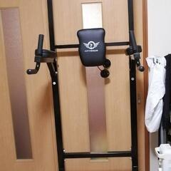 ぶら下がり　逆立ち　フィットネス　トレーニング　腹筋　