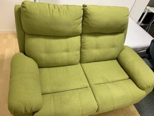 緑のソファ