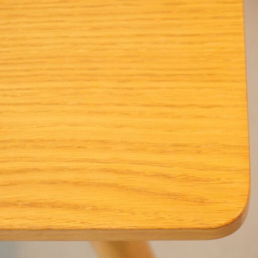 無印良品(MUJI) REAL FURNITURE(リアルファニチャー)オーク材 ダイニングテーブル。シンプルで無駄のないスッキリとしたデザインはナチュラルモダンや北欧スタイルや和の空間にもおススメDG409