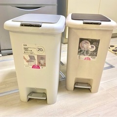 【急募】中古　ゴミ箱２個