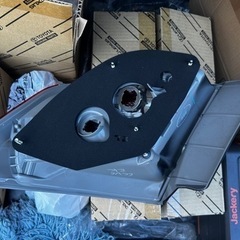 純正　avv50カムリ　前期　テールランプ　新品・未使用　一台分