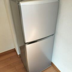 ２ドア冷蔵庫　サンヨー　SRー１４１K　中古品