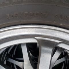 1シーズン使用高年式バリ溝スタッドレス