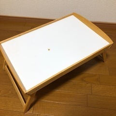 IKEA ベッドテーブル