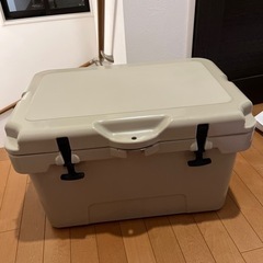 ハードクーラーボックス　ハイランダー　35L