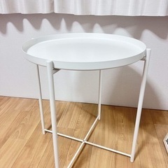 IKEAのトレイテーブル