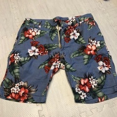 【QUIKSILVER】花柄ハーフパンツ