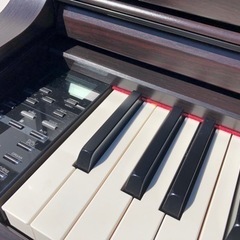 ヤマハ　CLP-575R クラビノーバ　(送料、設置込み)