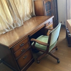 カリモク  デスクとイスのセット