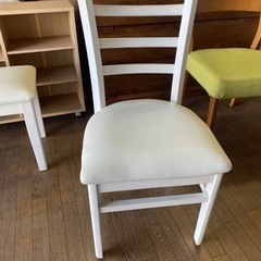 白い食堂椅子