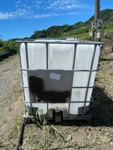 美品 水タンク 1000L 1個 大型 液体コンテナ 中古 洗浄済み 貯水タンク 農業 園芸 建築現場 液肥 ポリタンク プラスチックタンク