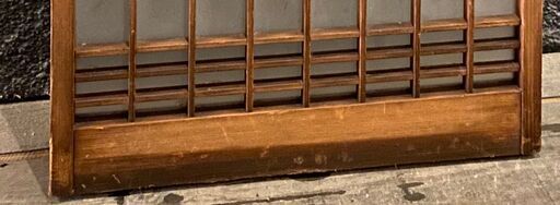 細かいデザインの桟があるガラス戸 - その他 