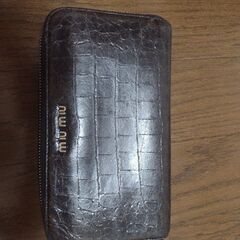 miumiuの長財布