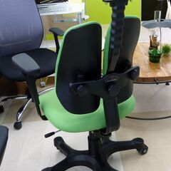 ニトリ オフィスチェア デュオレハイデラックス (グリーン) 腰の負担 