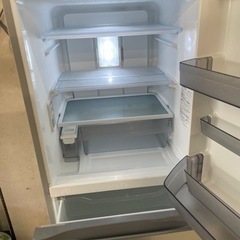 TOSHIBA  3ドア冷蔵庫 20年製　ファミリー用 TOSHIBA 3ドア冷蔵庫 20年製 ファミリー用