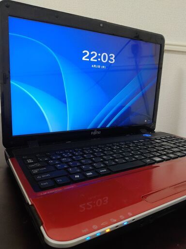赤富士通 高速SSD メモリ4G大画面15.6インチ カメラ内蔵 CDDVD読み書き