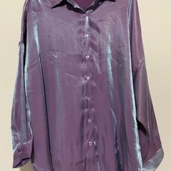 紫色派手目な長袖シャツ