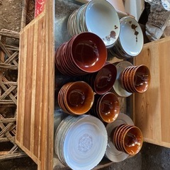 レトロ　皿とお汁椀とご飯茶碗
