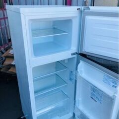 福岡市内配送無料　2018年式　ハイセンス 【右開き】120L 2ドアノンフロン冷蔵庫 エディオンオリジナル ホワイト HR-B1201