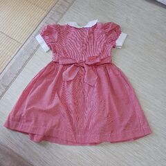 女の子　ワンピース(新品)　お話し中