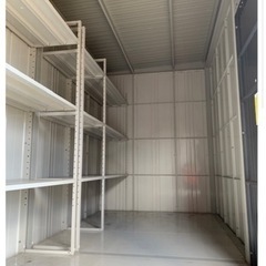 屋外用　大型物置　棚付き