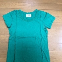 緑　Tシャツ