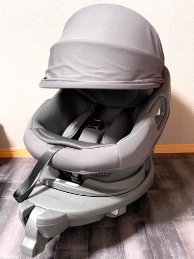 チャイルドシート combi TheS