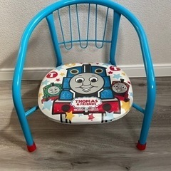 子供用　パイプ椅子　トーマス