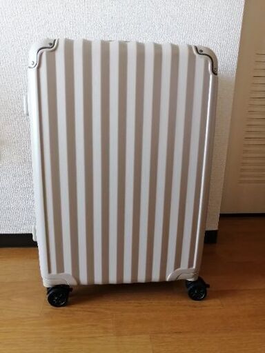 終了間近　新品スーツケース　Lサイズ