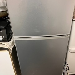冷蔵庫:引っ越しに伴い無料で差し上げます。