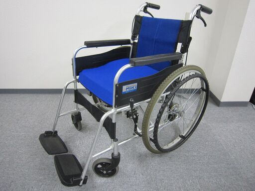【中古】　車椅子 　MIKI　ノーパンクタイヤ　（青）