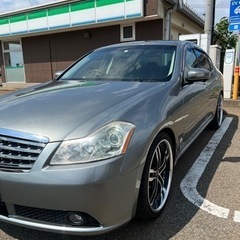 Nissan fuga      28万円 すごく綺麗
