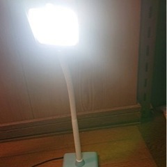 LEDディスクランプ　2015年製　美品　新生活　ライト