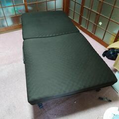 ニトリ　折りたたみベッド　2000円