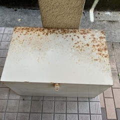 決まりました!スチール製物入れ